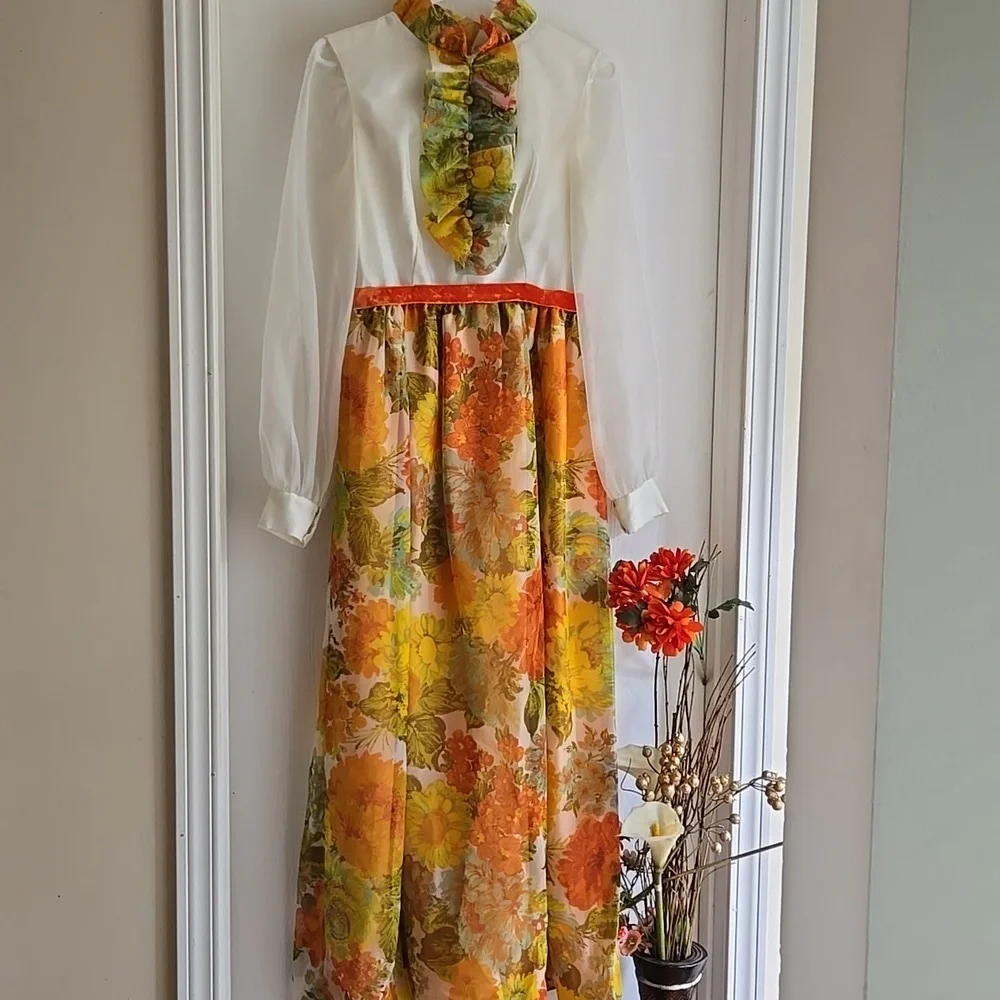 ⭐️ Host Pick⭐️ X2  Vintage |  Rare Time Fashions 1970s' Floral Maxi Dress - Picture 13 of 15